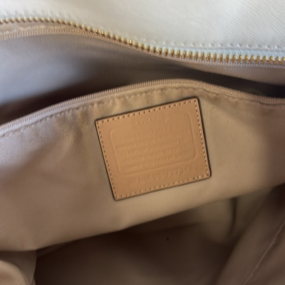 COACH PEYTON LEATHER ZIP TOP TOTE - Picture 10 of 13